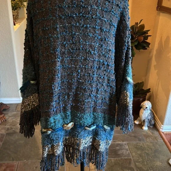 NWT Beautiful “World Market” long yarn & fringed sweater that is open. Fringed! - Picture 5 of 5